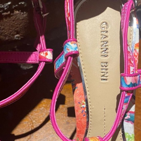Gianni Bini Floral Print Heels, Sz 8 - Picture 4 of 10